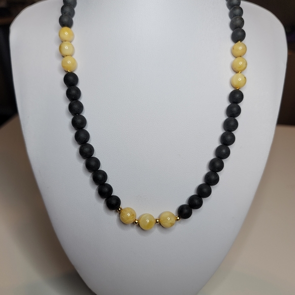 Handmade Baltic Amber necklace - Picture 1 of 2